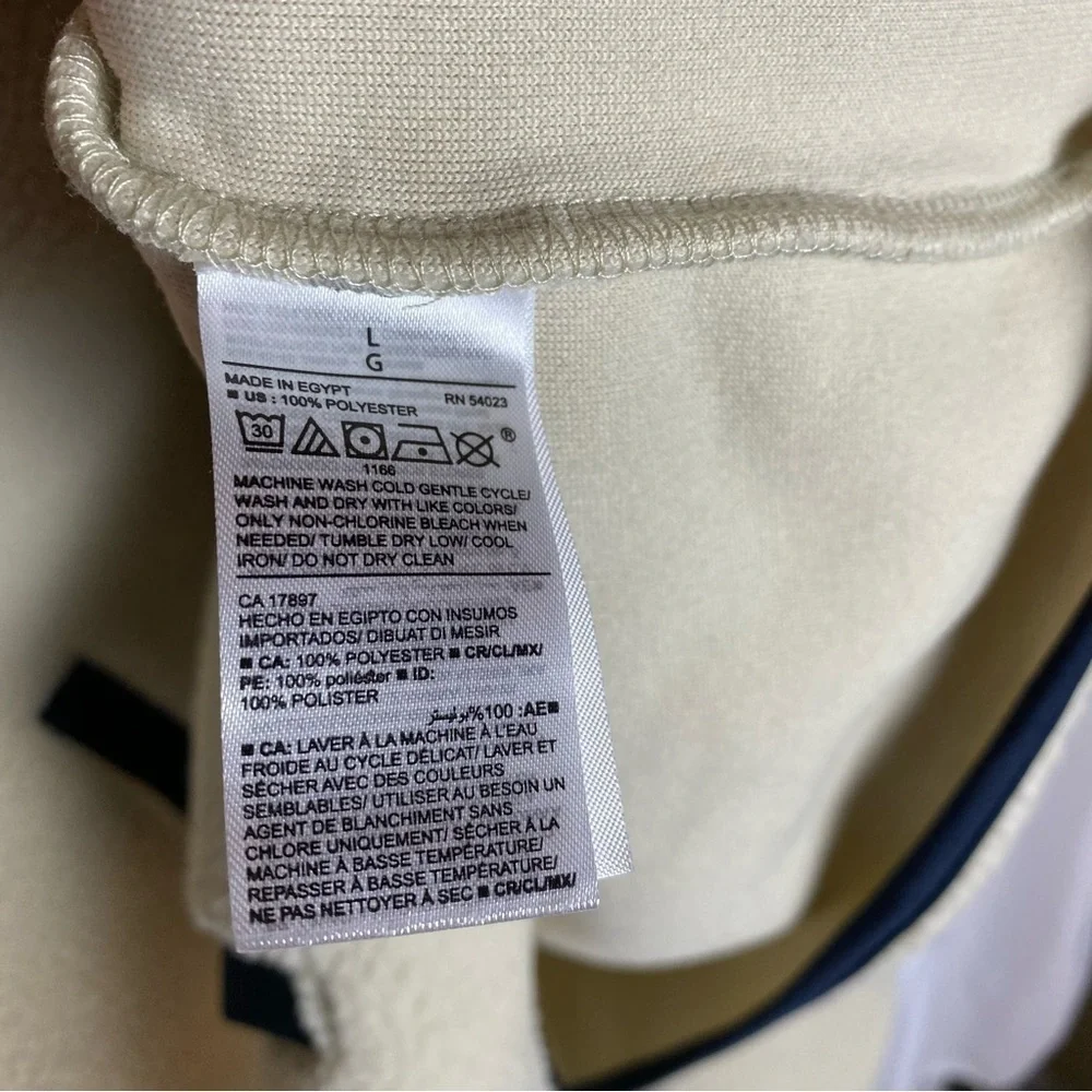 Old Navy Men’s Quarter Zip Two Pocket Fleece Navy and Cream Pullover